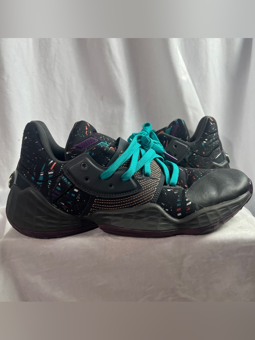 Adidas Mens Harden Vol 4 Basketball Athletic Shoes Sz 10.5 Black Amber Grey